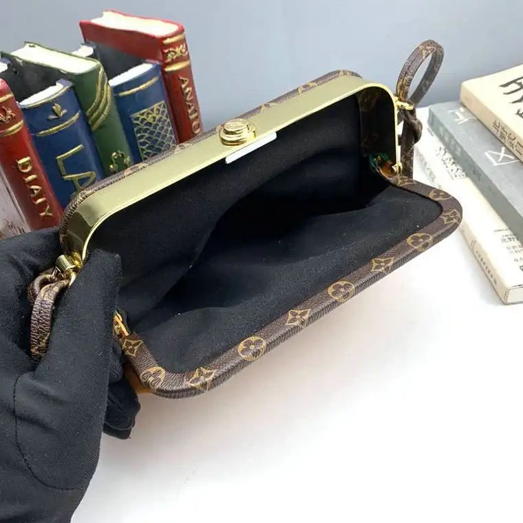 Fashionrepsfam ru 20B570263 LV Bags 0808